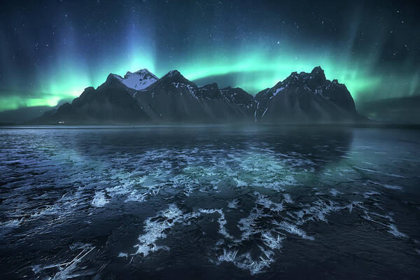 Aurora Art Print featuring the photograph Frozen World, The Crown by Carlos F. Turienzo
