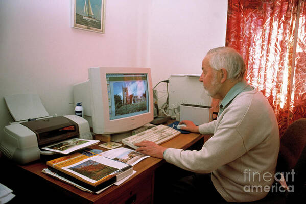 Home Publishing Art Print featuring the photograph Home Computing by John Howard/science Photo Library