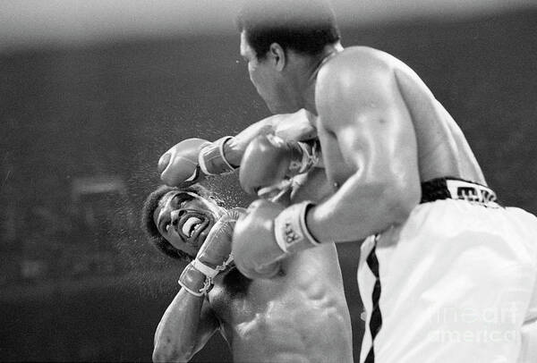 People Art Print featuring the photograph Muhammad Ali Punching Leon Spinks by Bettmann