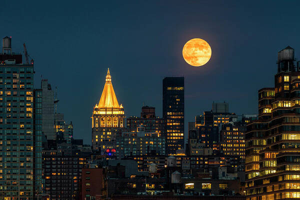 Nyc Skyline Art Print featuring the photograph NY Life Building Full Moon by Susan Candelario
