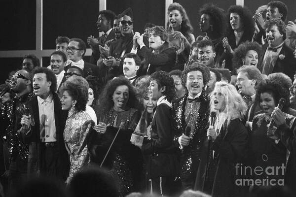 Stevie Wonder Art Print featuring the photograph Stars Singing At Awards Show by Bettmann