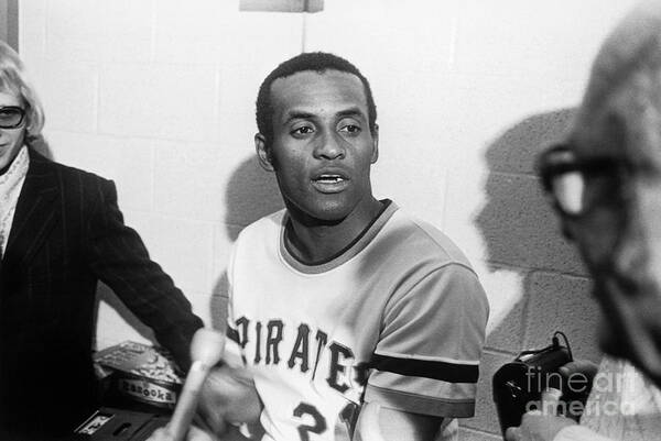 People Art Print featuring the photograph Roberto Clemente by Morris Berman