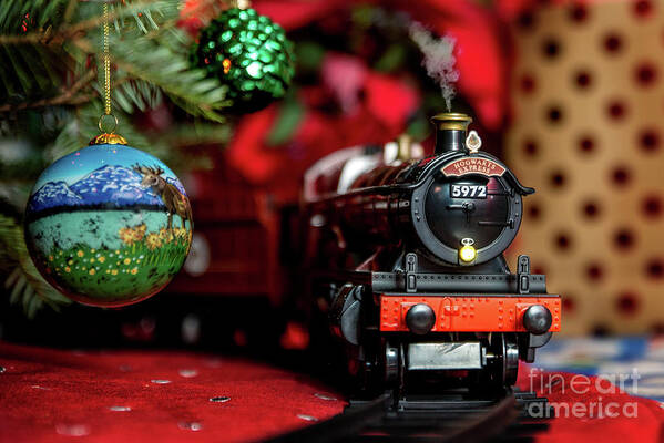 Hogwarts Express Art Print featuring the photograph Hogwarts Express Christmas by Ed Taylor
