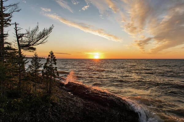 Nature Art Print featuring the photograph Lake Superior sunset by Linda Shannon Morgan