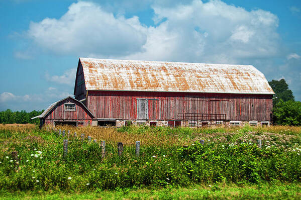 Red Barn Art Print featuring the photograph Red Barn No.1 by Tammy Wetzel