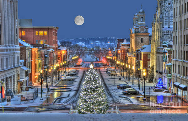 Christmas Art Print featuring the photograph It's Christmas Time In The City by Geoff Crego