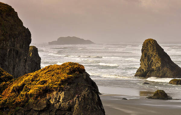 Bandon Art Print featuring the photograph Sunrise Gold and Surf by Kevin Munro