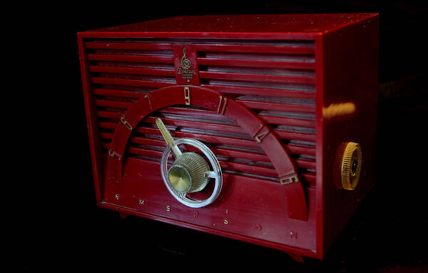 Emerson Art Print featuring the photograph Vintage Radio by David Dufresne
