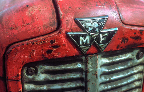 Vintage Art Print featuring the photograph Massey Ferguson Grille And Badge by Richard Nixon