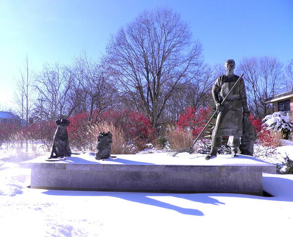 Statue Of Quahauger Art Print featuring the photograph The Quahauger by Kate Gallagher