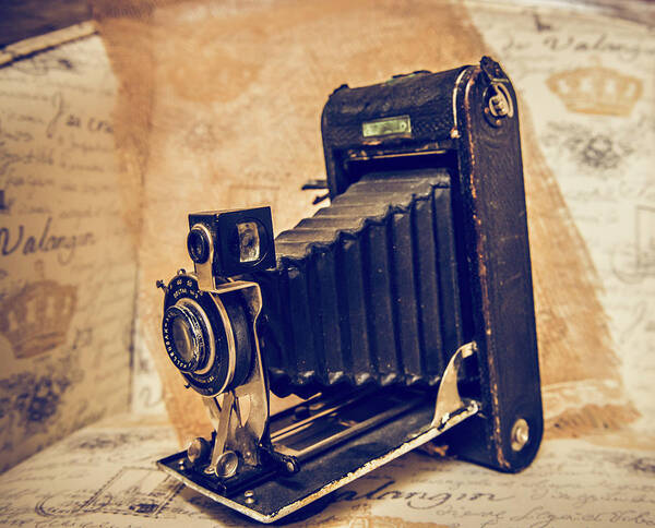 Vintage Camera Art Print featuring the photograph Focused On The Past by Cynthia Wolfe
