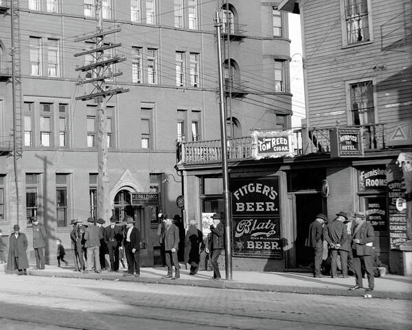 Duluth Art Print featuring the photograph Fitger's Beer 1906 by Detroit Publishing Co