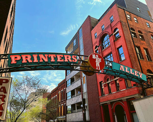 Nashville Art Print featuring the photograph Printers Alley by Lee Darnell