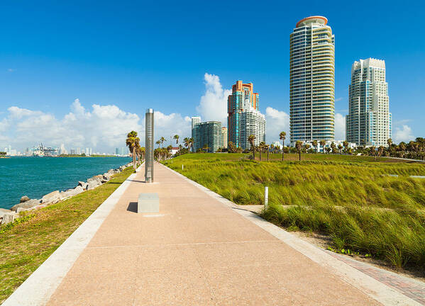 Architecture Art Print featuring the photograph Miami Beach #29 by Raul Rodriguez