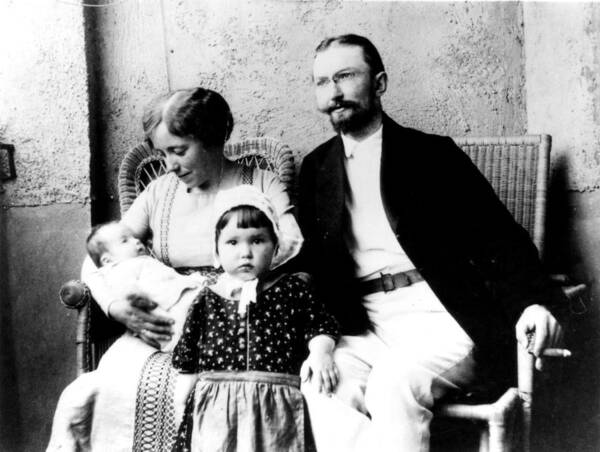 1910s Art Print featuring the photograph Karen Horney With Her Husband Oskar by Everett