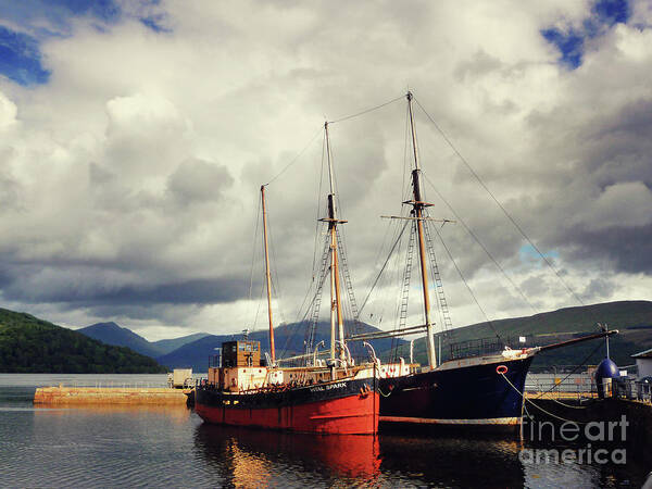 Vital Spark Art Print featuring the photograph Vital Spark Puffer Inverarary by Lynn Bolt