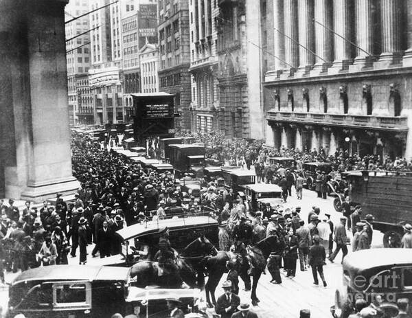 Horse Art Print featuring the photograph Investors Crowd Wall Street by Bettmann