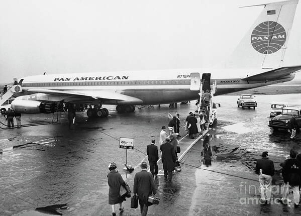 People Art Print featuring the photograph Passengers Boarding 707 Jet Clipper by Bettmann