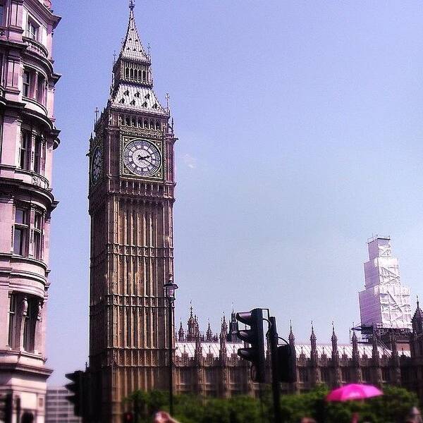 England Art Print featuring the photograph Big Ben by Sean Cahill