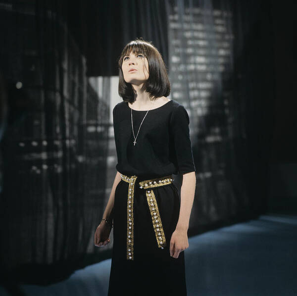 Singer Art Print featuring the photograph Sandie Shaw Performs On Tv Show by David Redfern