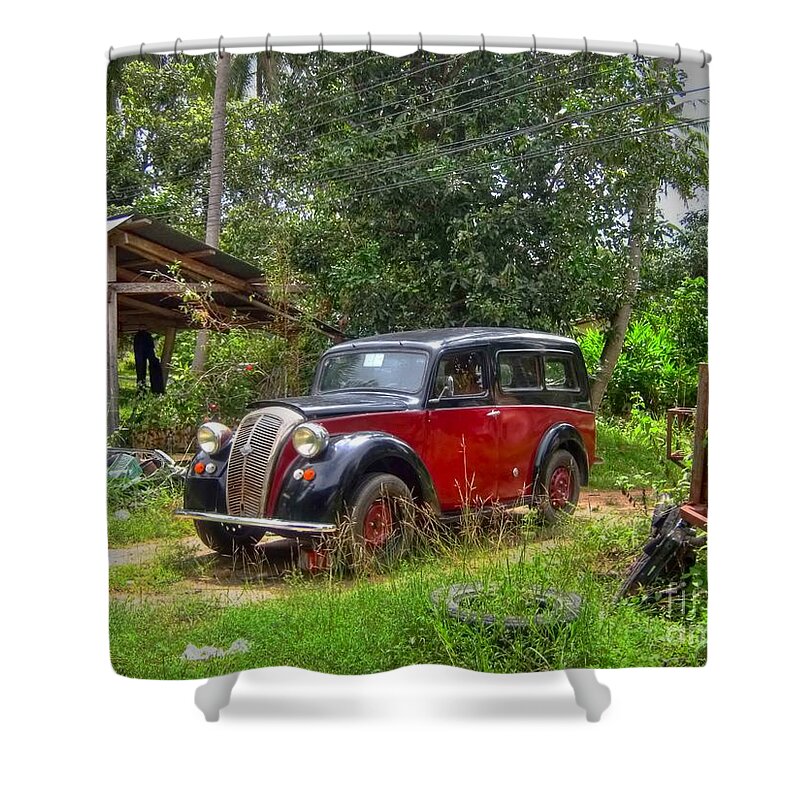 Michelle Meenawong Shower Curtain featuring the photograph English Cab by Michelle Meenawong