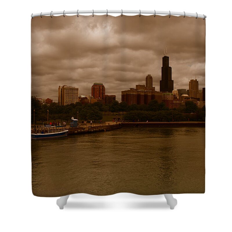 Winterpacht Shower Curtain featuring the photograph Windy City by Miguel Winterpacht