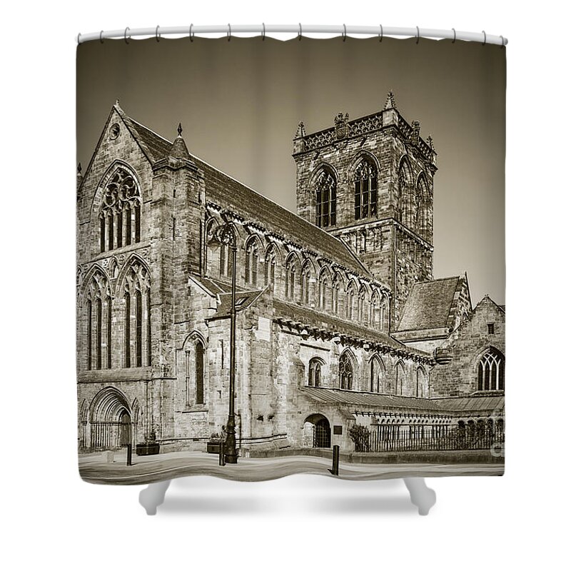 Paisley Abbey Shower Curtain featuring the photograph Paisley Abbey #3 by Liz Leyden