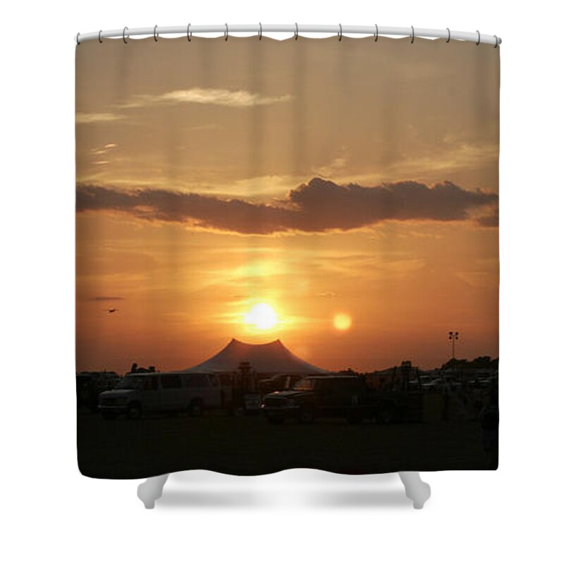 Sunsets Shower Curtain featuring the photograph A Perfect Set by Paul Anderson