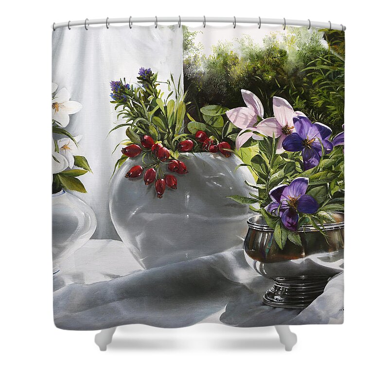 Red Shower Curtain featuring the painting Bianco Rosso E Viola by Danka Weitzen
