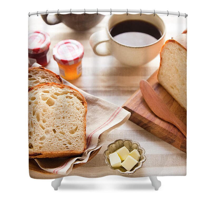 Breakfast Shower Curtain featuring the photograph Breakfast by Masahiro Makino