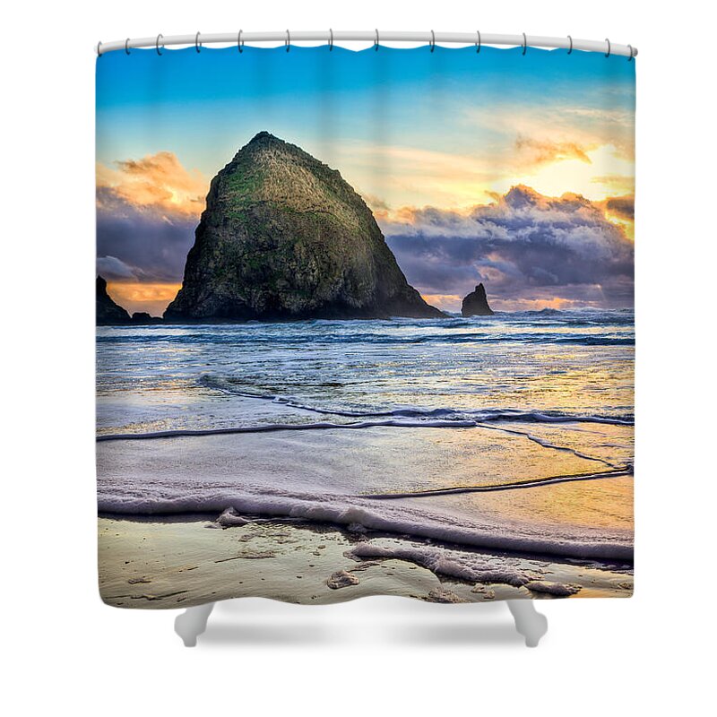 Oregon Shower Curtain featuring the photograph Cannon Beach by Niels Nielsen