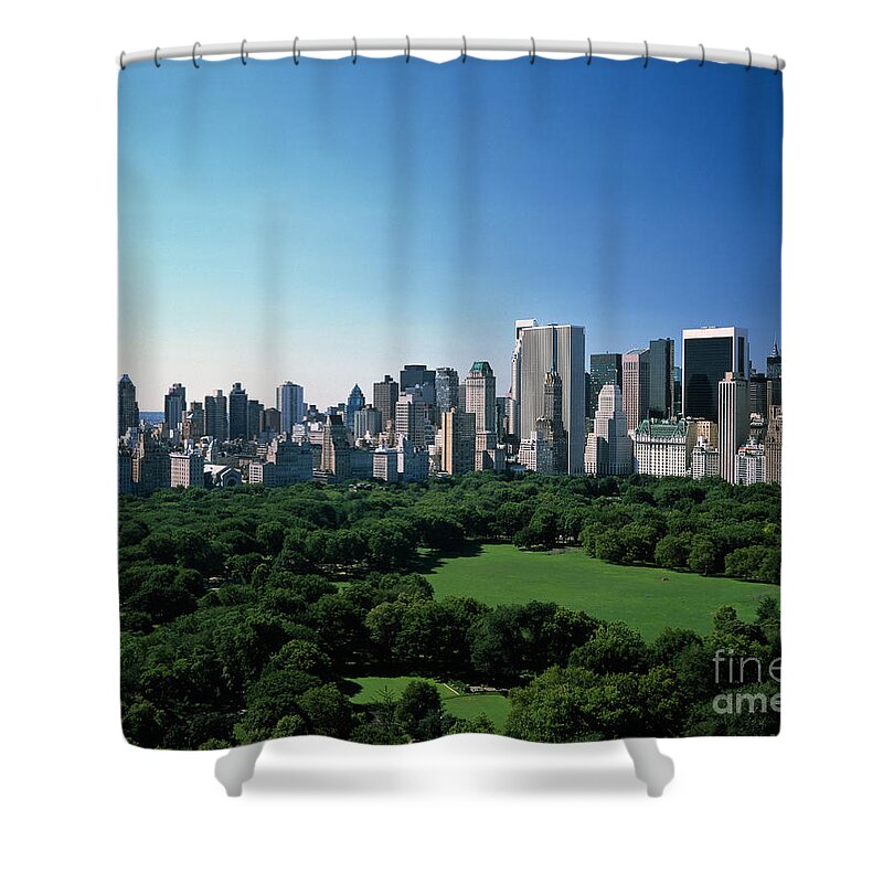Central Park Shower Curtain featuring the photograph Central Park, Summer by Rafael Macia