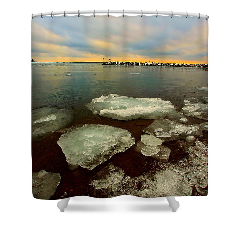 Ice Shower Curtain featuring the photograph Hanging On by Amanda Stadther
