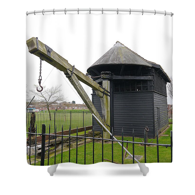 Harwich Shower Curtain featuring the photograph Harwich - Treadwheel Crane III by Richard Reeve