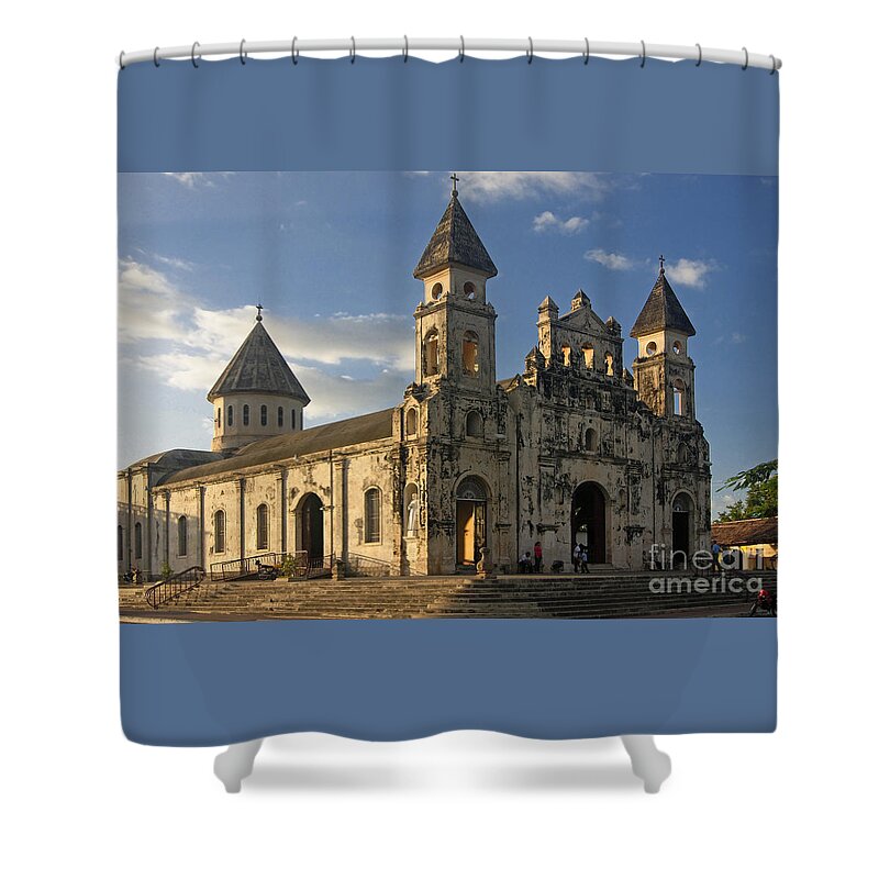 Central Shower Curtain featuring the photograph Iglesia de Guadelupe in Granada Nicaragua by Rudi Prott
