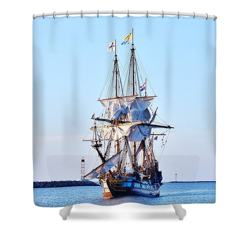 Boat Shower Curtain featuring the photograph Kalmar Nyckel Tall Ship by Kim Bemis