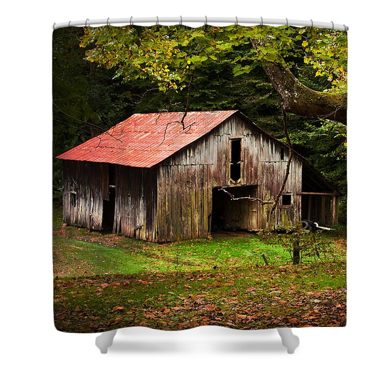 Kentucky Shower Curtain featuring the photograph Kentucky Barn by Lena Auxier