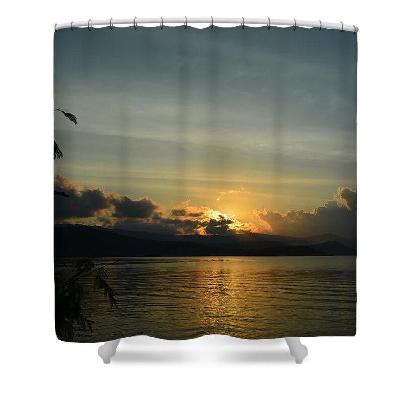 Michelle Meenawong Shower Curtain featuring the photograph Last Light by Michelle Meenawong