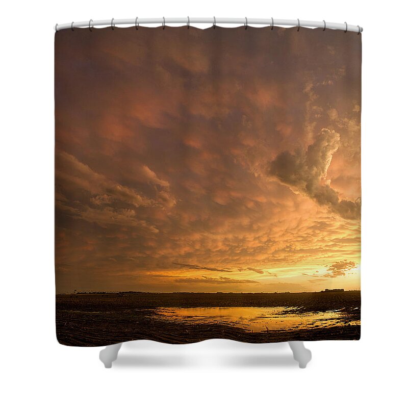 Kansas Shower Curtain featuring the photograph Mammatus Clouds by Rob Graham