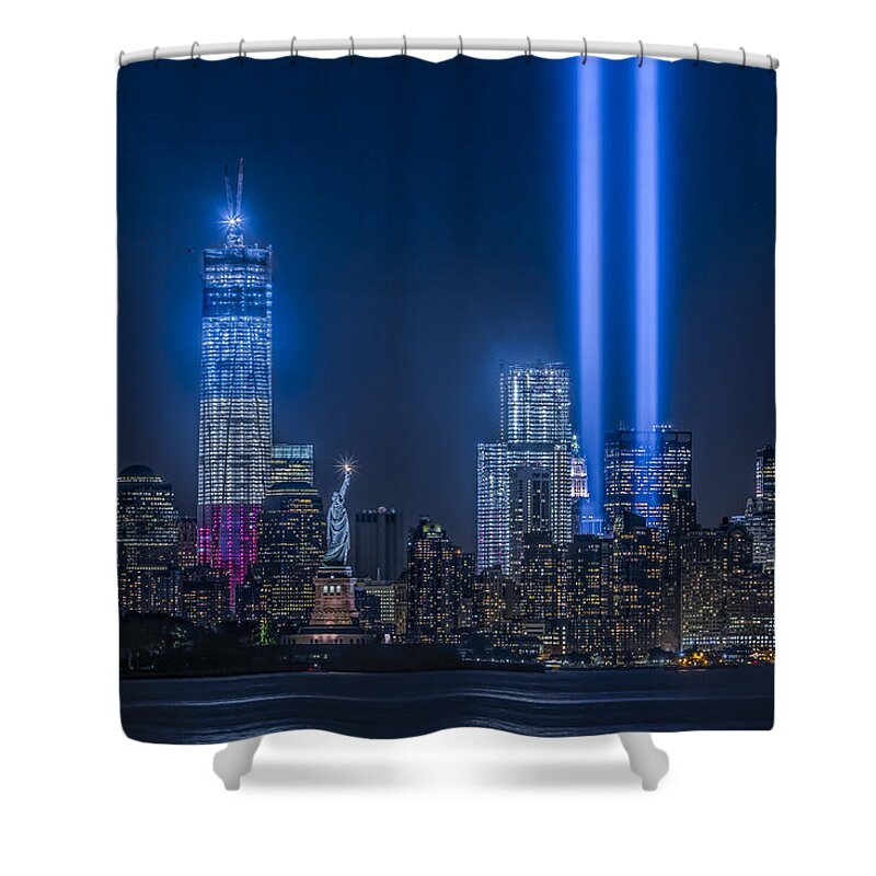 Tribute In Light Shower Curtain featuring the photograph New York City Tribute In Lights by Susan Candelario