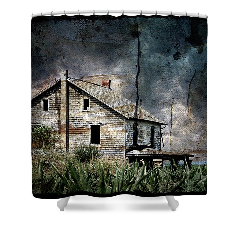 Farmhouse Shower Curtain featuring the photograph Nobody's Home by Lois Bryan