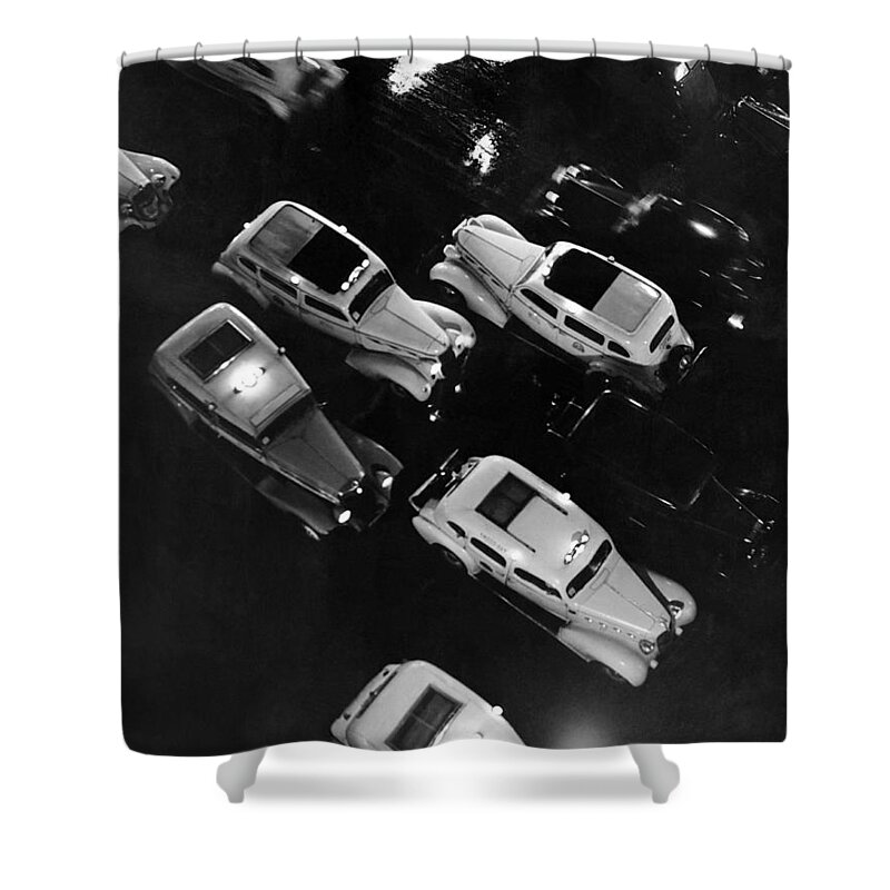 1935 Shower Curtain featuring the photograph NY Taxis On A Rainy Night by Underwood Archives