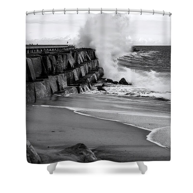  Shower Curtain featuring the photograph Rogue Bullet Wave Cabrillo Beach By Denise Dube by Denise Dube