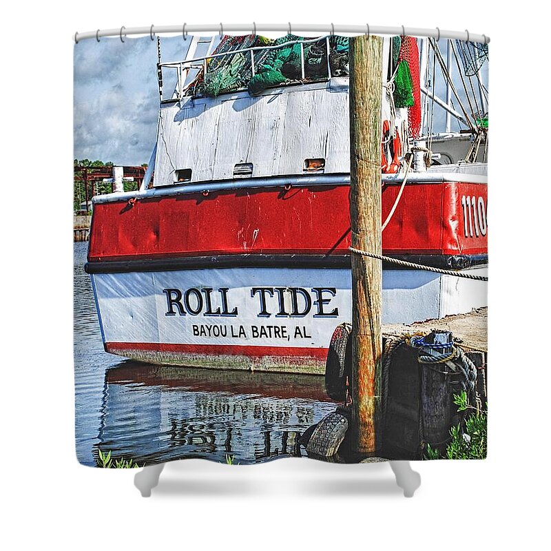 Water Shower Curtain featuring the photograph Roll Tide Stern by Michael Thomas