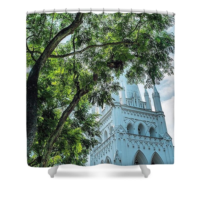 Beauty Shower Curtain featuring the photograph Singapore Beauty by Aleck Cartwright