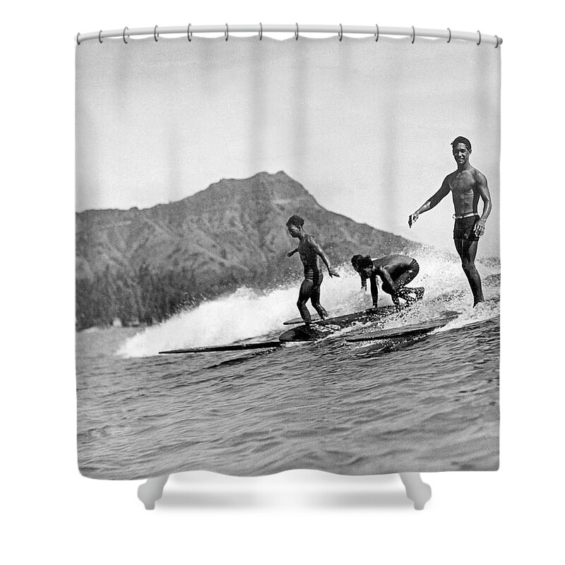 16-20 Years Shower Curtain featuring the photograph Surfing In Honolulu by Underwood Archives