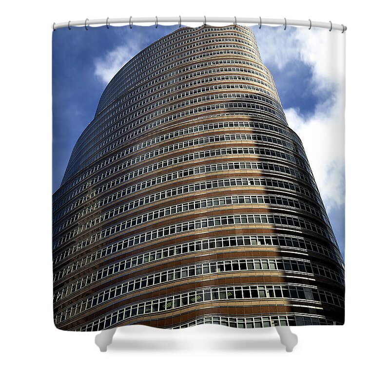 Lipstick Shower Curtain featuring the photograph The Lipstick Building by Rafael Macia