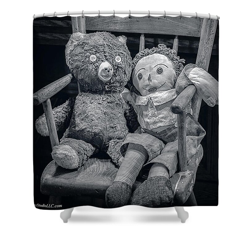 Toy Shower Curtain featuring the photograph Vintage Raggedy Ann and Teddy Bear by LeeAnn McLaneGoetz McLaneGoetzStudioLLCcom