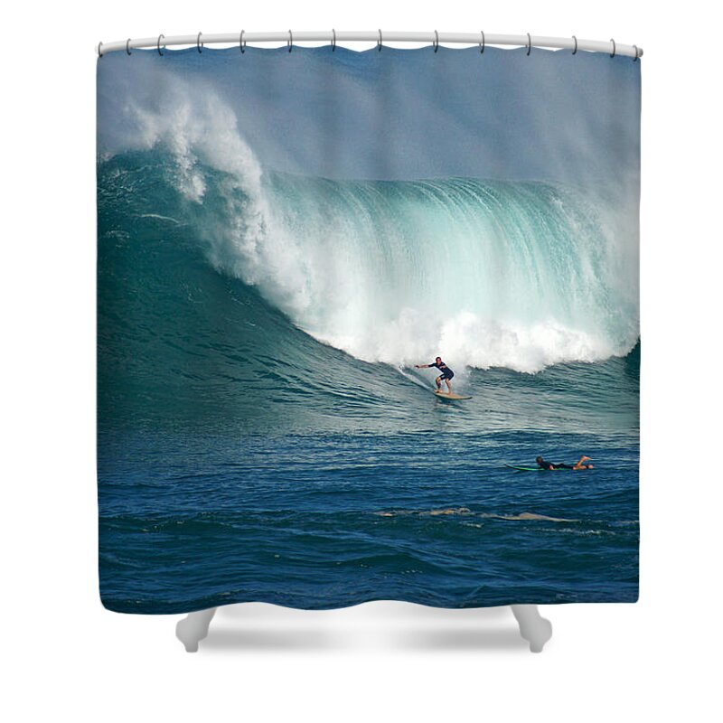 Waimea Bay Shower Curtain featuring the photograph Waimea Bay Monster by Kevin Smith