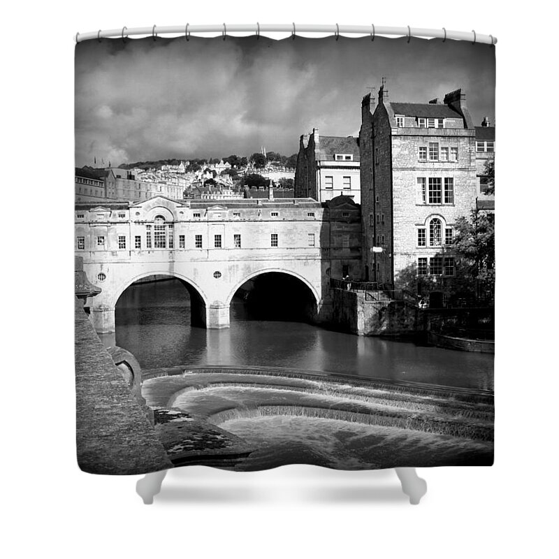 Bath Shower Curtain featuring the photograph Pulteney Bridge by Ian Kowalski